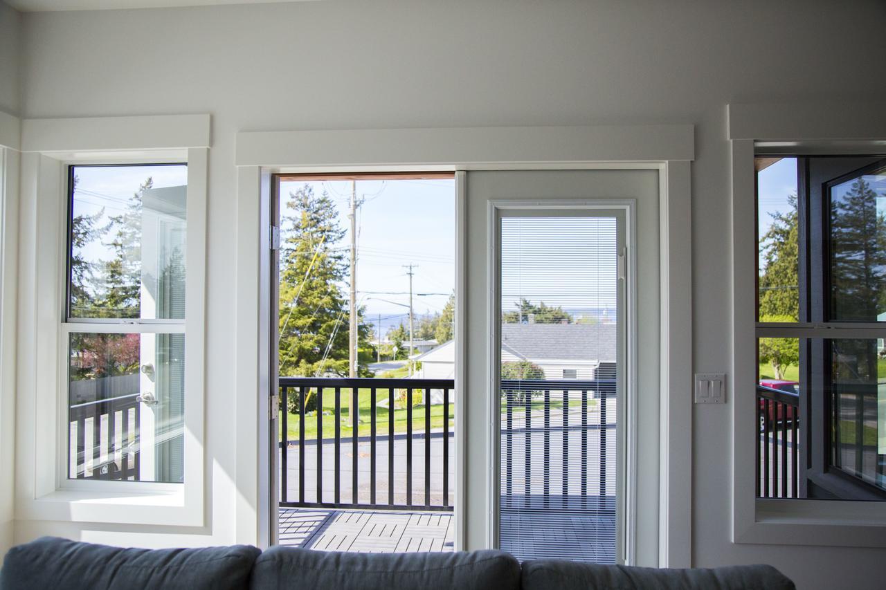 Pacific Point Market And Suites Powell River Eksteriør billede